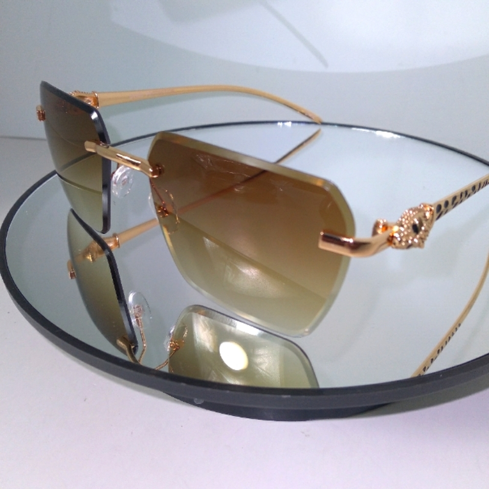 Green/Brown Gradient Lens Gold-Tone Animal Print Design Frame Sunglasses  New - Picture 2 of 9